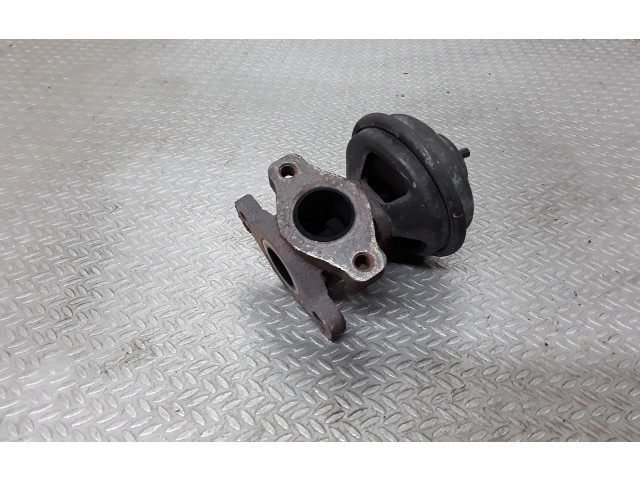 Клапан EGR    KIA Carens I