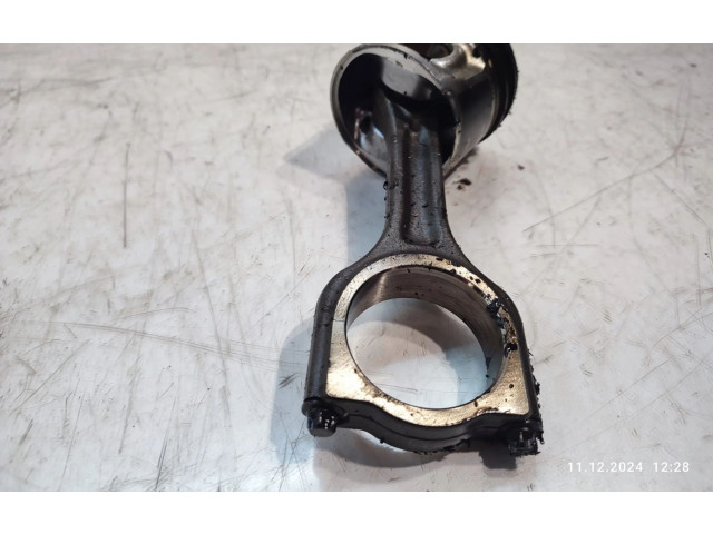  Поршень с шатуном DV6C   Peugeot 5008  