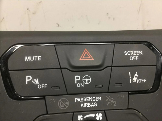 Блок управления климат-контролем    Jeep Renegade