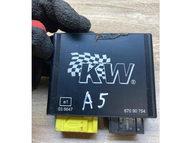 Řídící jednotka 67090754 Audi A5 8T 8F 2007