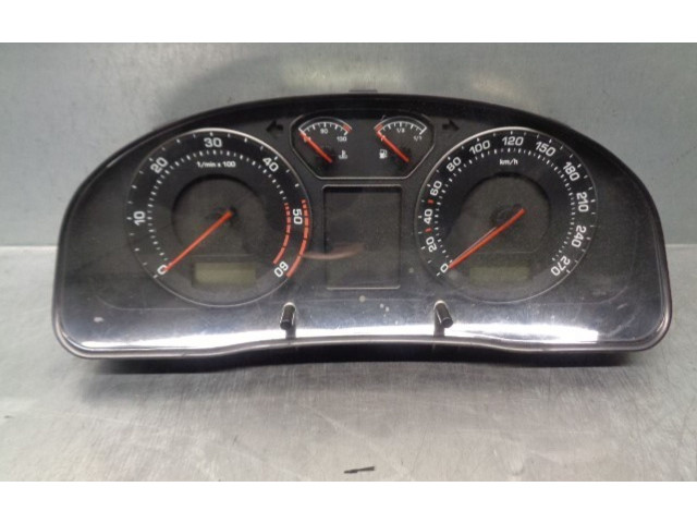 Geschwindigkeitsmesser Cockpit 3U0920811D, 110080116009   Skoda Superb B5 (3U)       