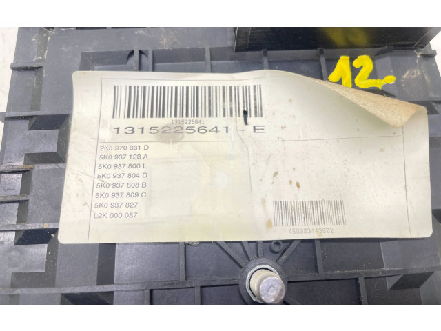 Блок предохранителей 2K5970331D Volkswagen Caddy