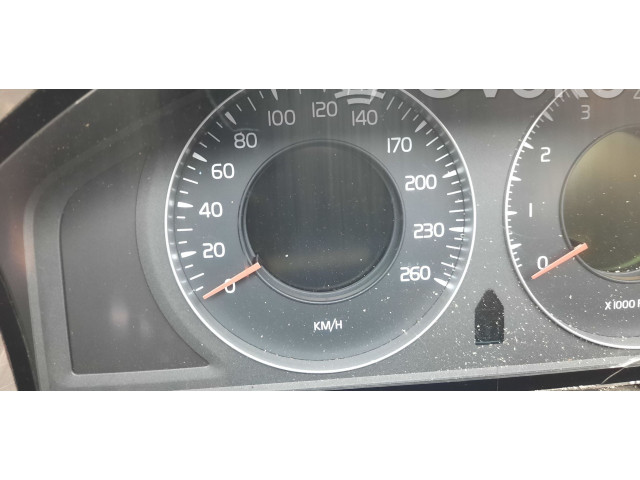 Панель приборов    Volvo V70       