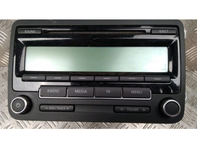 Радио/ проигрыватель CD/DVD / навигация