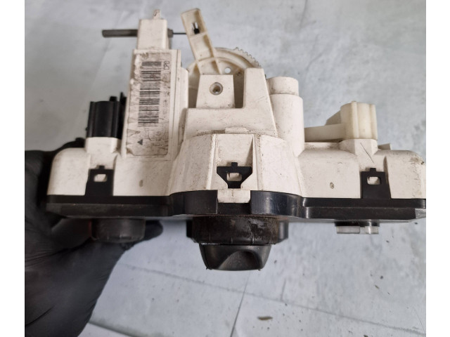 Блок управления климат-контролем M031068P   Renault Clio II