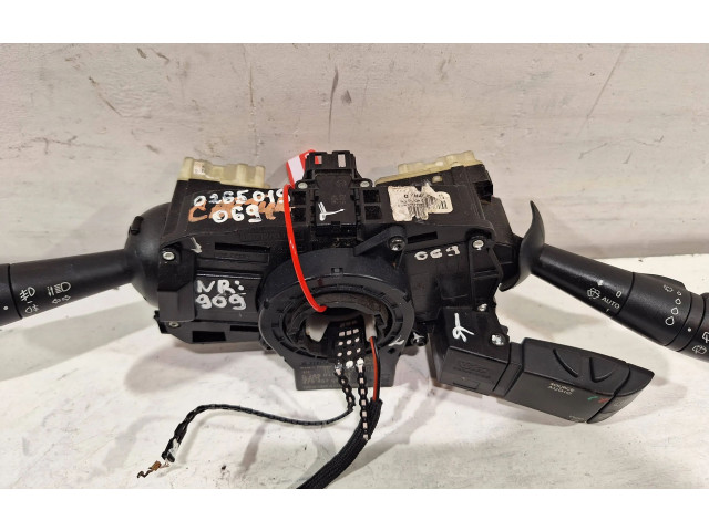 Ручка стеклоочистителей    Renault Trafic III (X82)