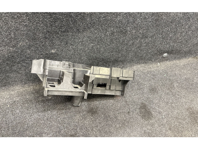 Pojistková skříňka Ford Explorer VI 2021