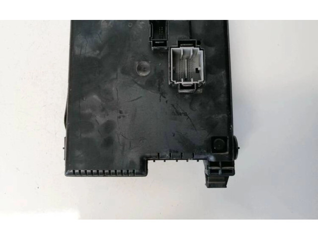 Блок предохранителей  28017881, 28017881REM   Volvo V70    