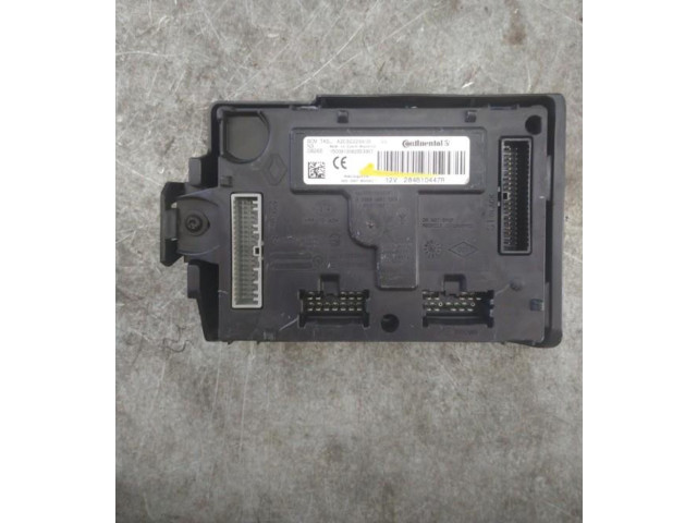 Комплект блоков управления 681037125R Dacia Sandero