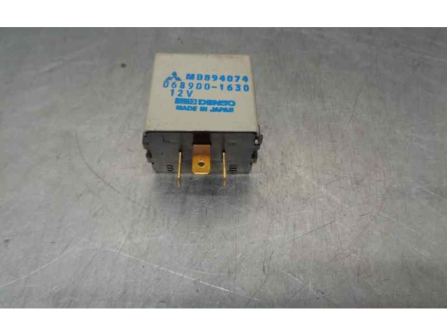 Блок предохранителей MB894074 Mitsubishi Space Wagon