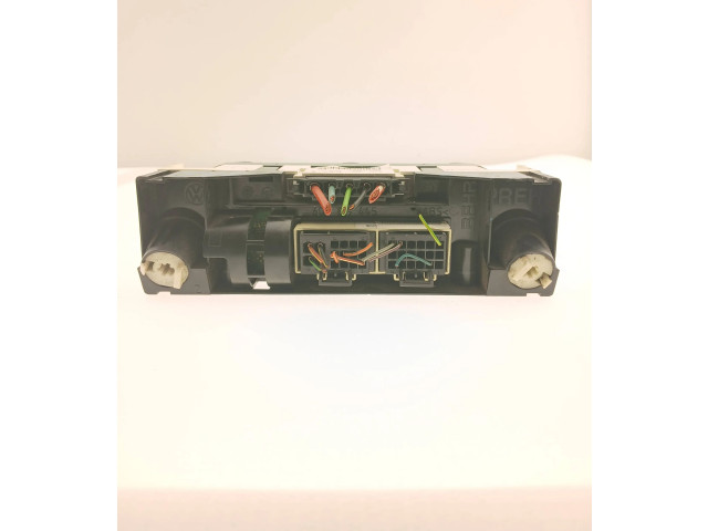 Блок управления климат-контролем 8X0820045A, W5221001 Audi A1