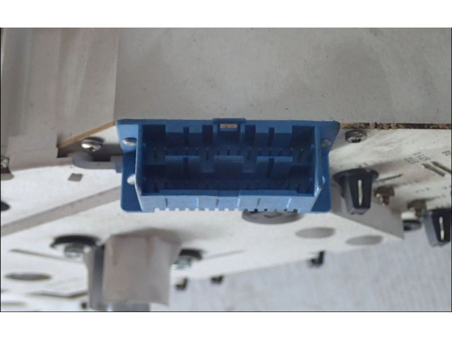 Панель приборов    Peugeot 605       