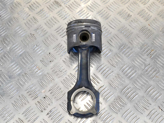 Píst A6460300220, A6460301017 Mercedes-Benz CLC CL203 pro naftový motor 2.1 OM 646.963