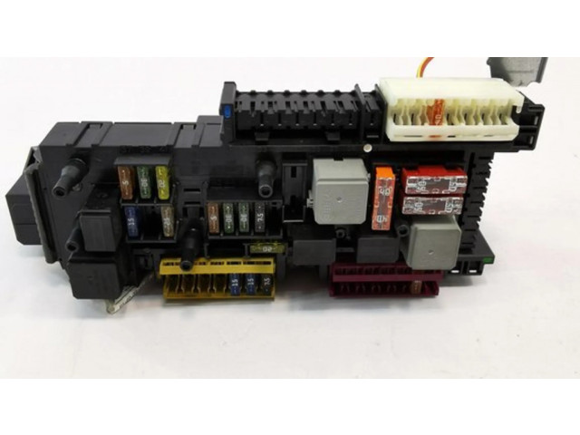 Pojistková skříňka 2049005003 Mercedes-Benz C W204 2012