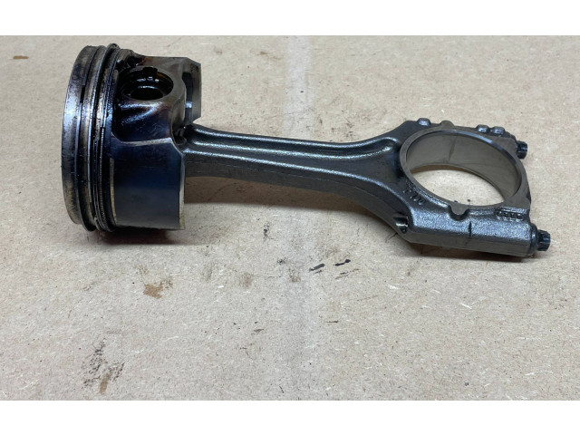 Píst 06HBP Audi A5 8T 8F