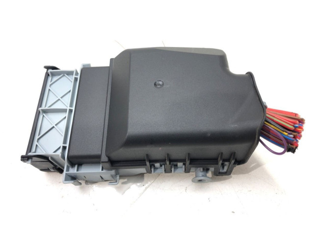 Pojistková skříňka 13222786 Opel Zafira C 2011