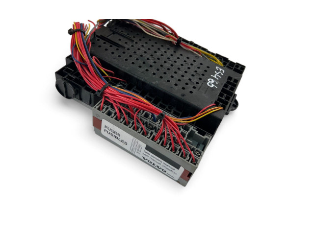 Блок предохранителей 8622520 Volvo S60