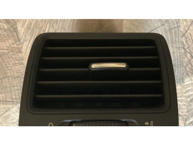 Боковая воздушная решётка