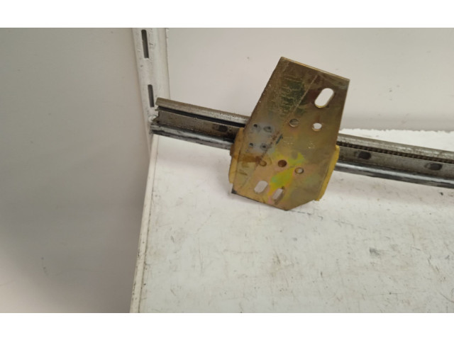 Pojistková skříňka Электрический механизм для подъема окна без двигателя Renault 21 1987