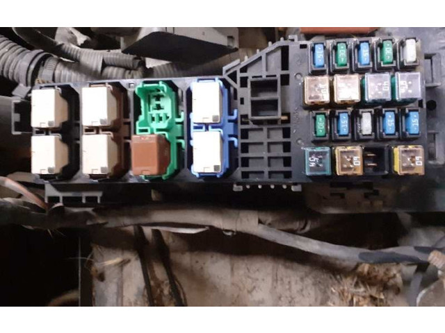 Pojistková skříňka Řídící jednotka BSM Suzuki Grand Vitara I 2003