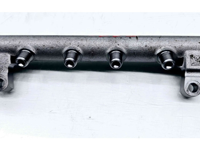 Топливная рампа 03L130089B Audi A1