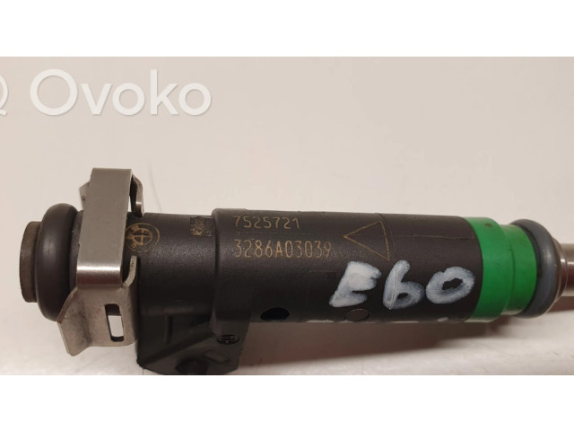 Vstřikovač 7525721, 3286A03039 BMW 5 E60 E61 pro benzínový motor 4.5 N62B44