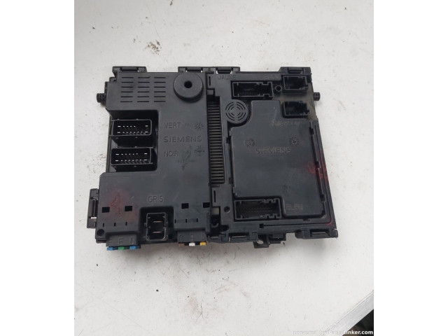 Блок предохранителей 406124137   Peugeot 406    