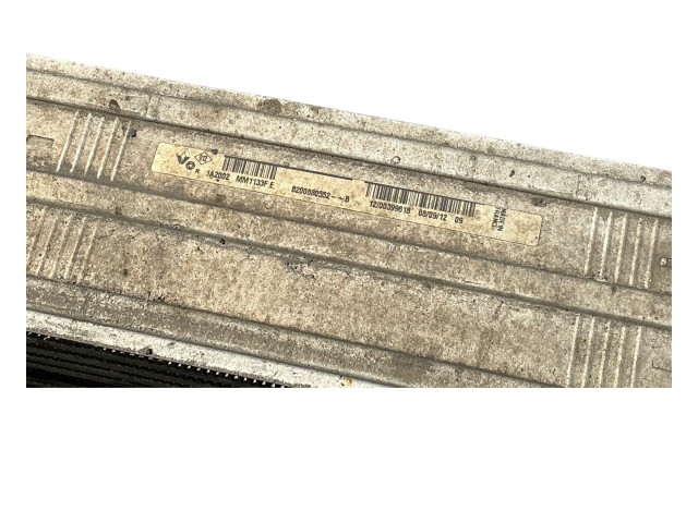 Интеркулер 8200880552B Dacia Duster