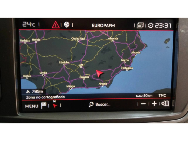 Радио/ проигрыватель CD/DVD / навигация