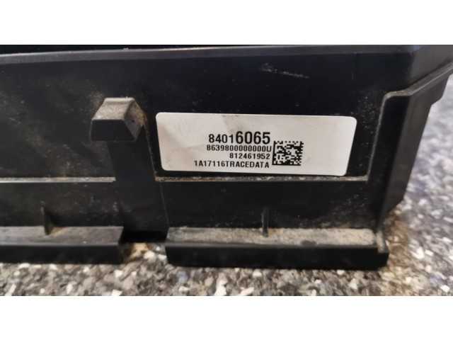 Блок предохранителей 84016065, 812461952 Chevrolet Volt II
