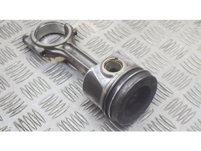 Píst 04L107065AM, 04L105401A Volkswagen T-Roc pro naftový motor 2.0