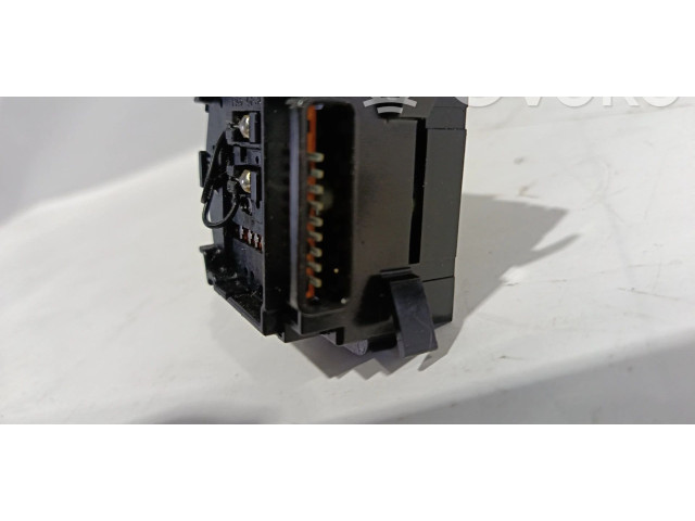 Включатель скорости стеклоочистителей 17E018 Mitsubishi Colt CZ3