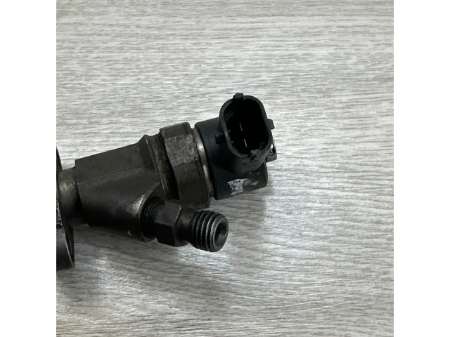 Vstřikovač 8200084534 Renault Vel Satis pro naftový motor 2.2