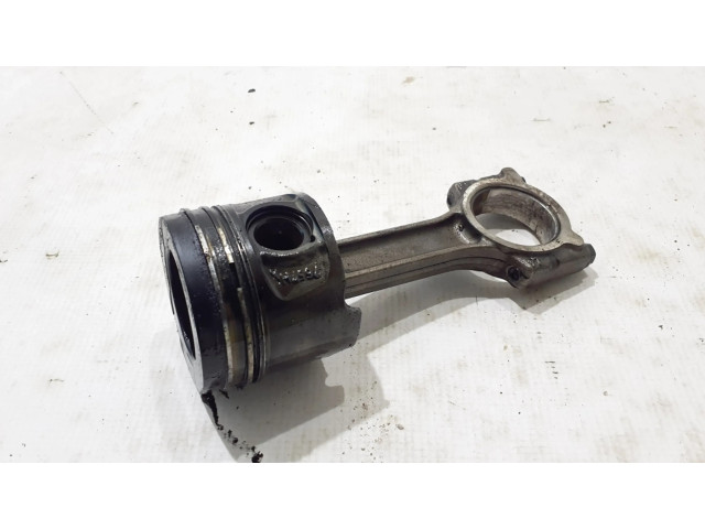 Поршень с шатуном K9K 636 120A11104R Renault Kangoo II для дизельного двигателя 1.5