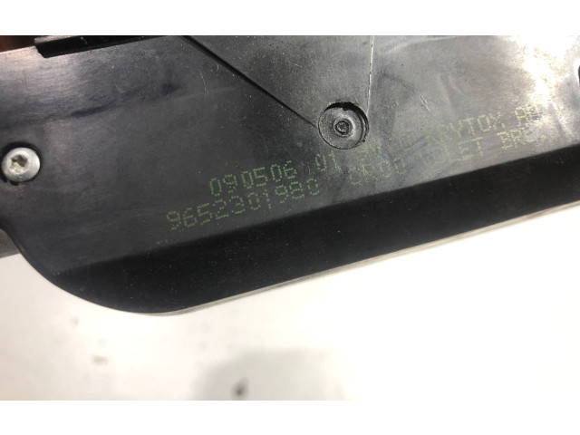 Zámek zadních dveří 9652301980 Peugeot 307 2006