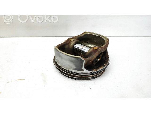 Píst BMW 3 E90 E91 pro benzínový motor 1.8 N43B20A