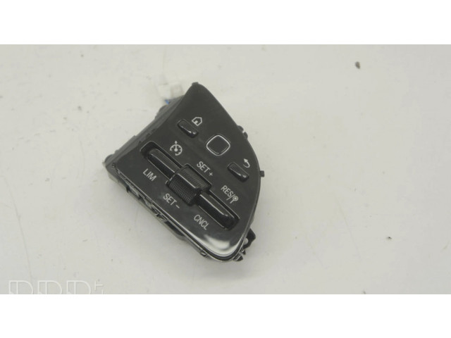 Кнопки рулевого колеса