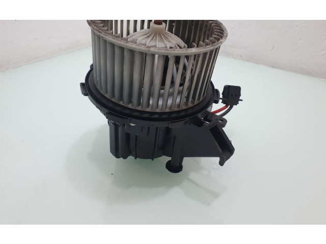 Вентилятор печки    U08520003   Audi Q5 SQ5