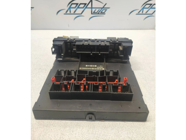 Блок предохранителей 1K0937049AG, 07347027   Volkswagen Caddy    