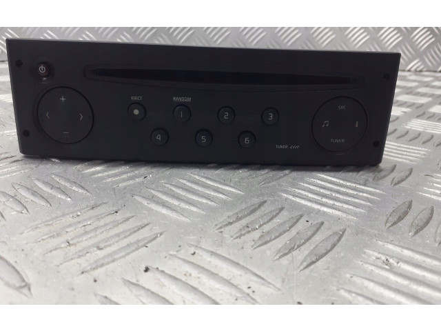 Блок предохранителей  8200057681   Renault Clio II    