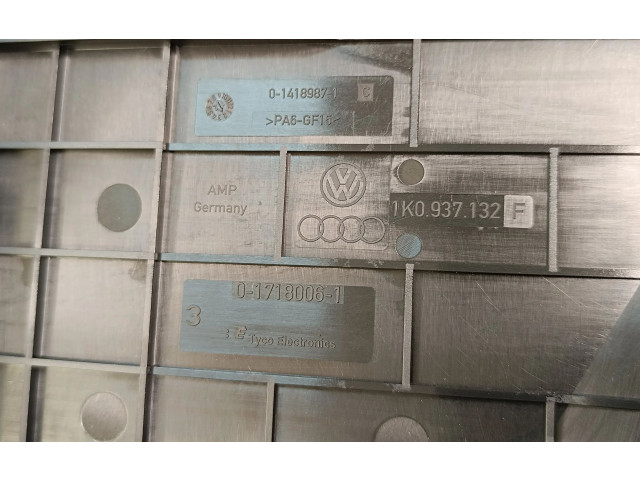   Pojistková skříňka 3C0937125A, 1K0937132F   Volkswagen Tiguan 2012