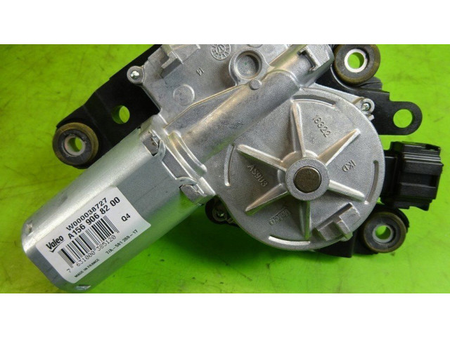 Двигатель стеклоочистителя заднего стекла