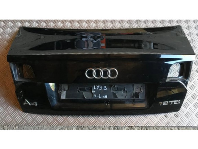 Задняя крышка (багажника)