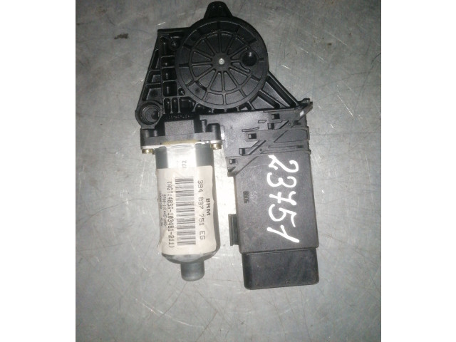 Передний двигатель механизма для подъема окон