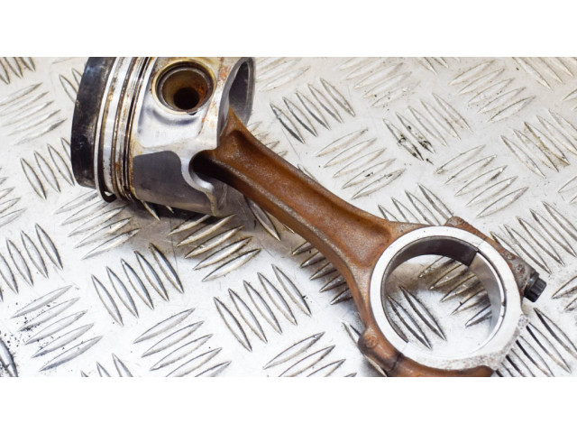 Píst 03L107065S Audi A6 S6 C7 4G pro naftový motor 2.0