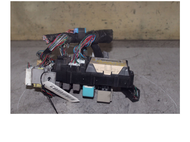 Блок предохранителей Daihatsu Materia