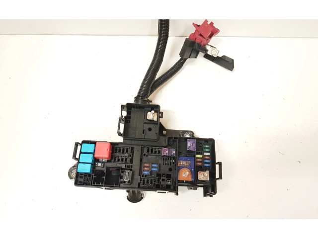 Pojistková skříňka 8261042160, 8274042150 Toyota RAV 4 (XA50) 2021