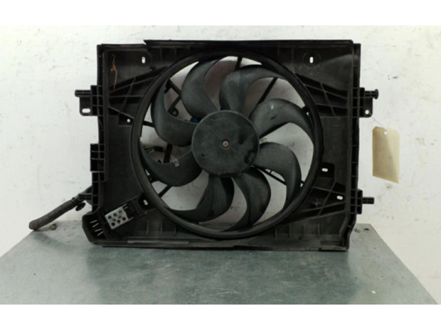 Вентилятор радиатора     8240636    Renault Clio IV 