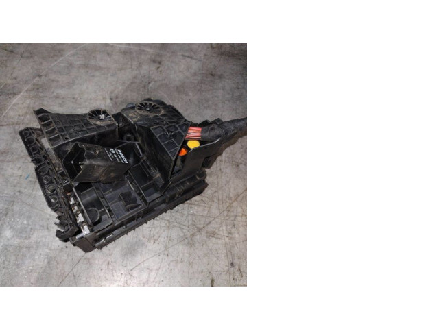 Pojistková skříňka 1K0937125C, 017183073 Volkswagen Caddy 2008