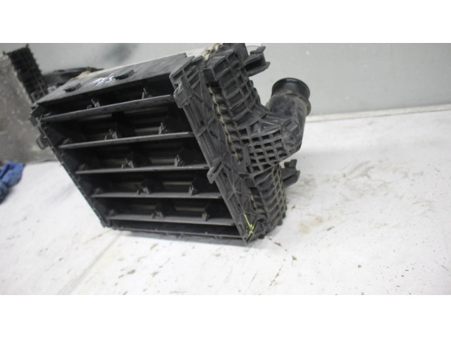 Интеркулер  4M0145804BS, HN051003   Audi Q8 